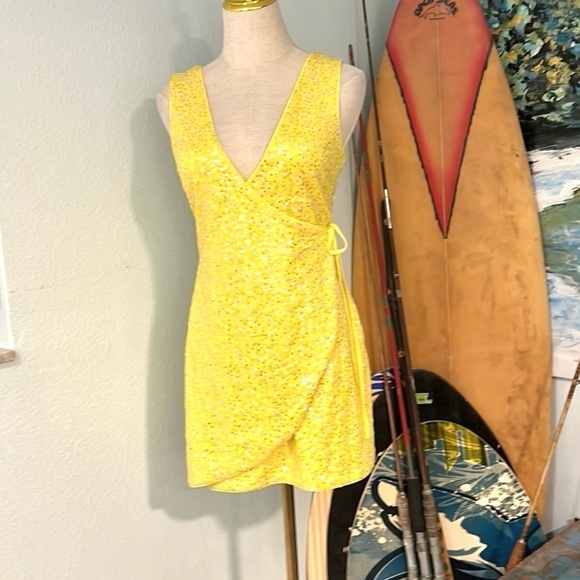 🔥H:ours,Vibrant Yelllow, Sequined Wrap Dress, Excellent Condition, Size O/Small - Picture 5 of 12